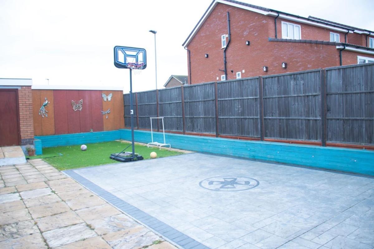 Simlar Luxury Stay, Parking, Wi-Fi, Basketball Court Leicester Exterior photo